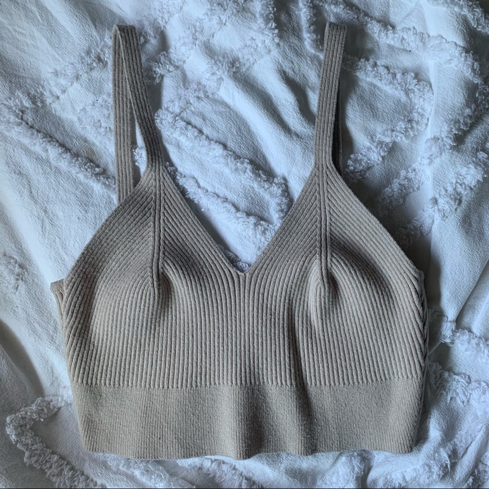 tan cropped v neck sweater tank